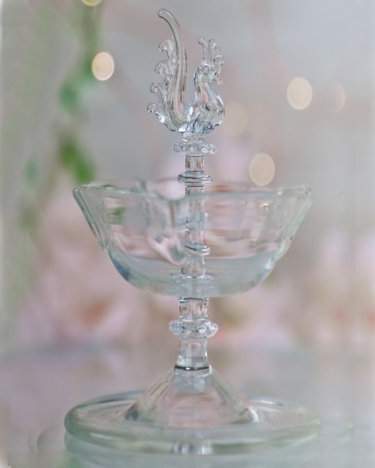 Crystal Handcrafted Seated Oil Lamp