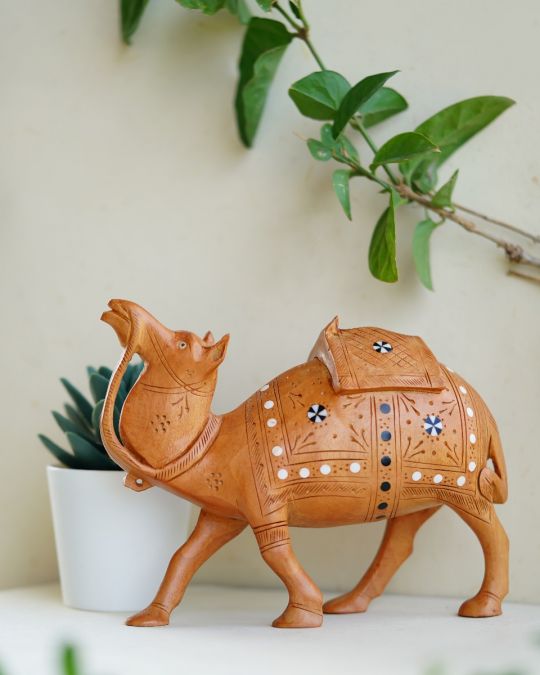 Wood Carved Camel Sculpture '6 Inch
